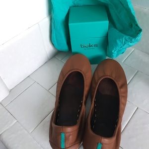 Tieks Chestnut Classic Leather sz 9 w/ bag and box